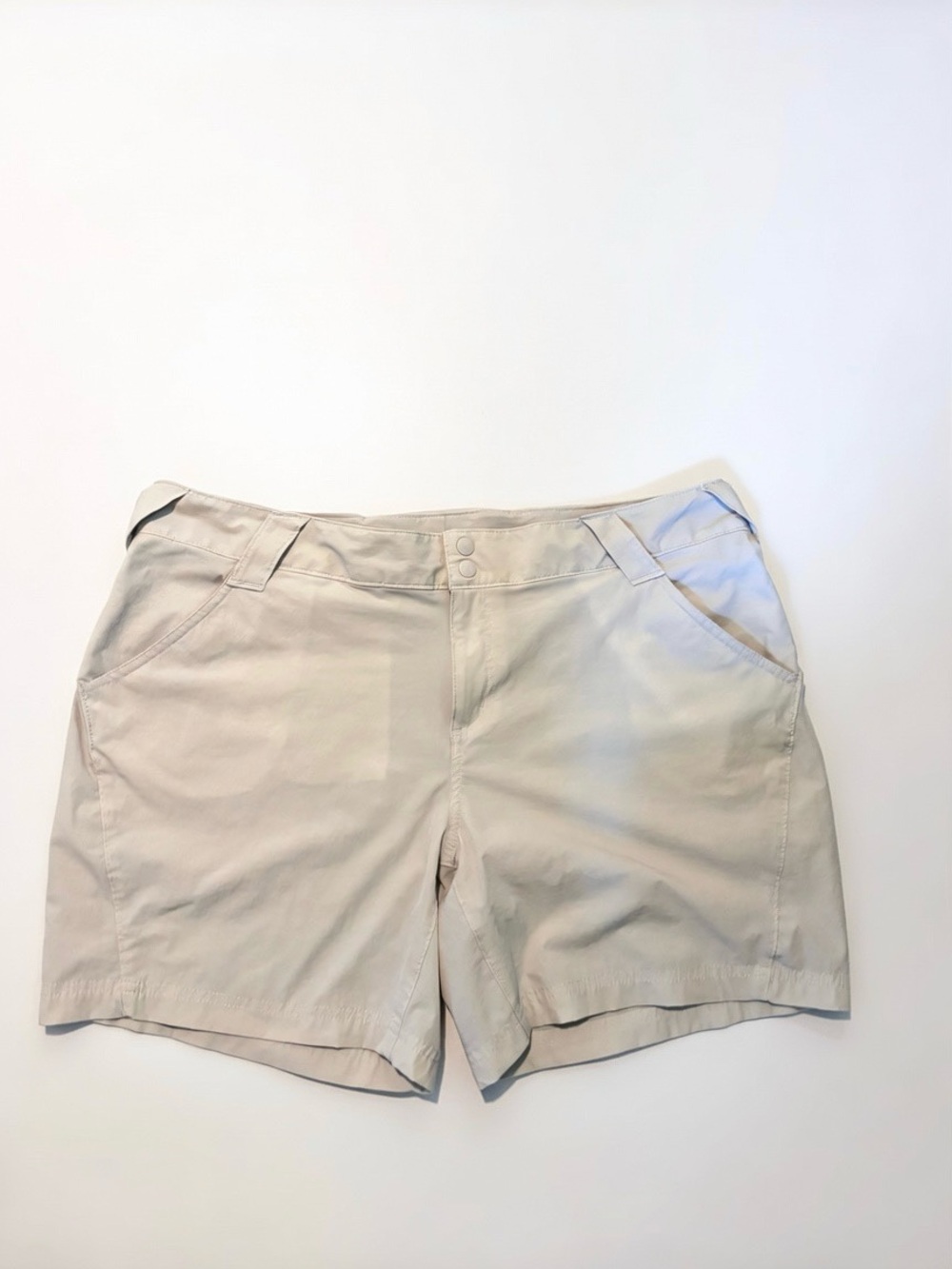 Columbia Women's PFG Coral Point III Light Beige Khaki Outdoor Shorts Size 18